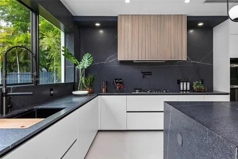 $10,950,000 | 6445 Southwest 129th Terrace, Pinecrest, FL 33156