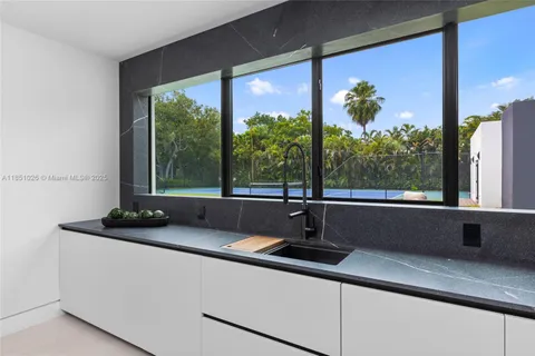 $10,950,000 | 6445 Southwest 129th Terrace, Pinecrest, FL 33156