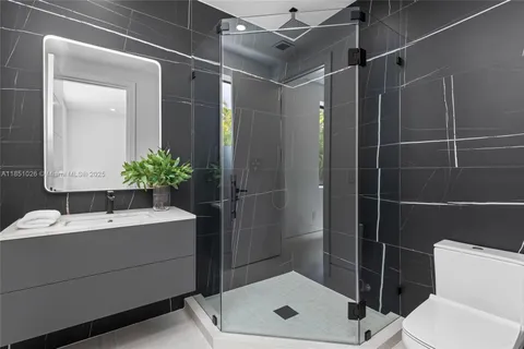 $10,950,000 | 6445 Southwest 129th Terrace, Pinecrest, FL 33156