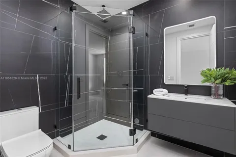 $10,950,000 | 6445 Southwest 129th Terrace, Pinecrest, FL 33156