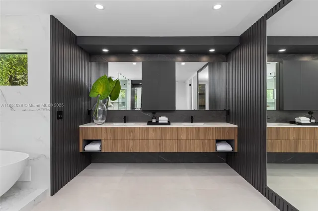 $10,950,000 | 6445 Southwest 129th Terrace, Pinecrest, FL 33156