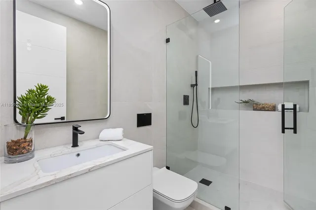 $10,950,000 | 6445 Southwest 129th Terrace, Pinecrest, FL 33156