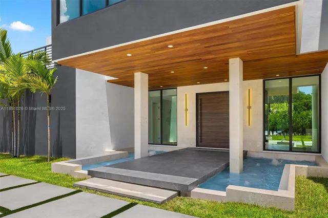 $10,950,000 | 6445 Southwest 129th Terrace, Pinecrest, FL 33156