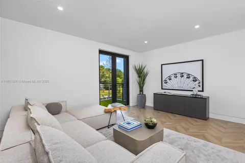 $10,950,000 | 6445 Southwest 129th Terrace, Pinecrest, FL 33156