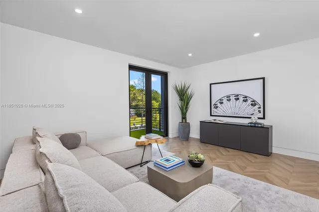 $10,950,000 | 6445 Southwest 129th Terrace, Pinecrest, FL 33156