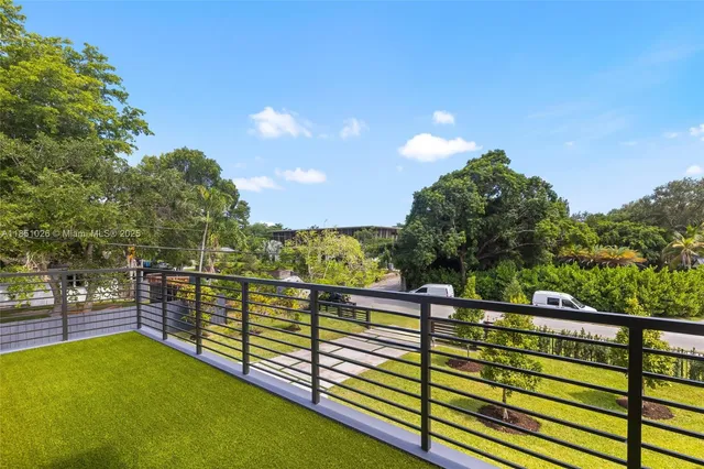 $10,950,000 | 6445 Southwest 129th Terrace, Pinecrest, FL 33156