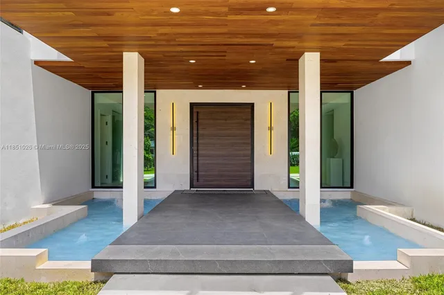 $10,950,000 | 6445 Southwest 129th Terrace, Pinecrest, FL 33156