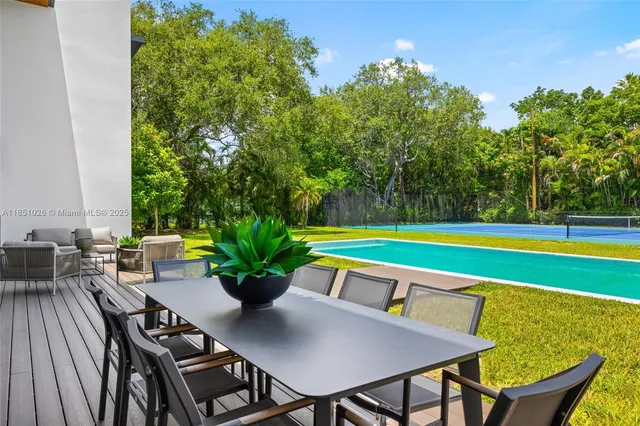 $10,950,000 | 6445 Southwest 129th Terrace, Pinecrest, FL 33156