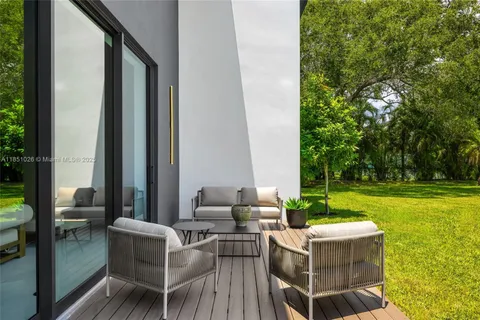 $10,950,000 | 6445 Southwest 129th Terrace, Pinecrest, FL 33156