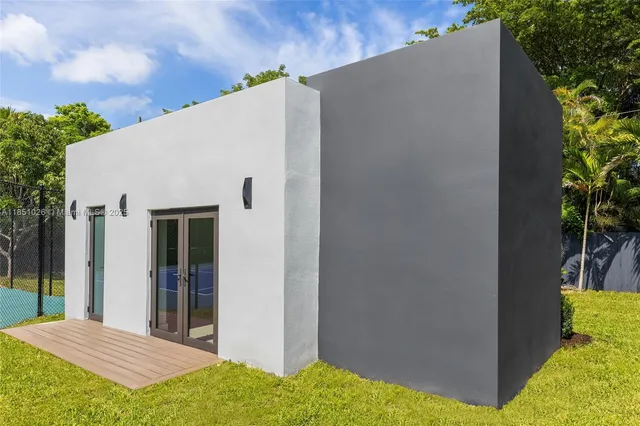 $10,950,000 | 6445 Southwest 129th Terrace, Pinecrest, FL 33156