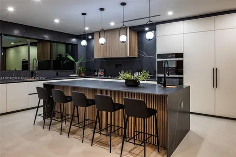 $10,950,000 | 6445 Southwest 129th Terrace, Pinecrest, FL 33156