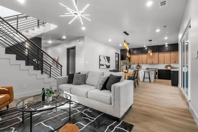 $619,000 | 912 Brookwood Drive, Dallas, TX 75224