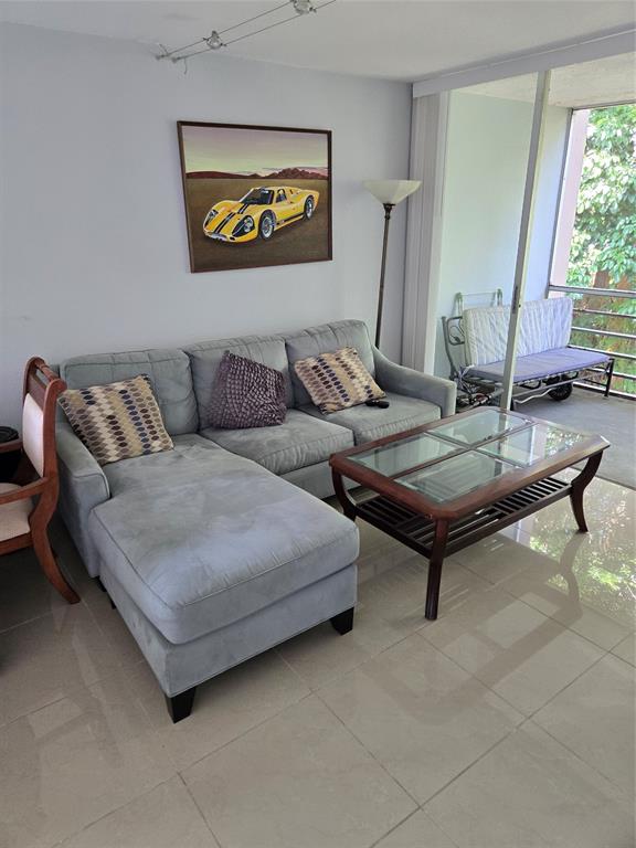 9400 Live Oak Place, Unit 305 Davie, FL 33324 - Photo 18 of 93 Living Room.