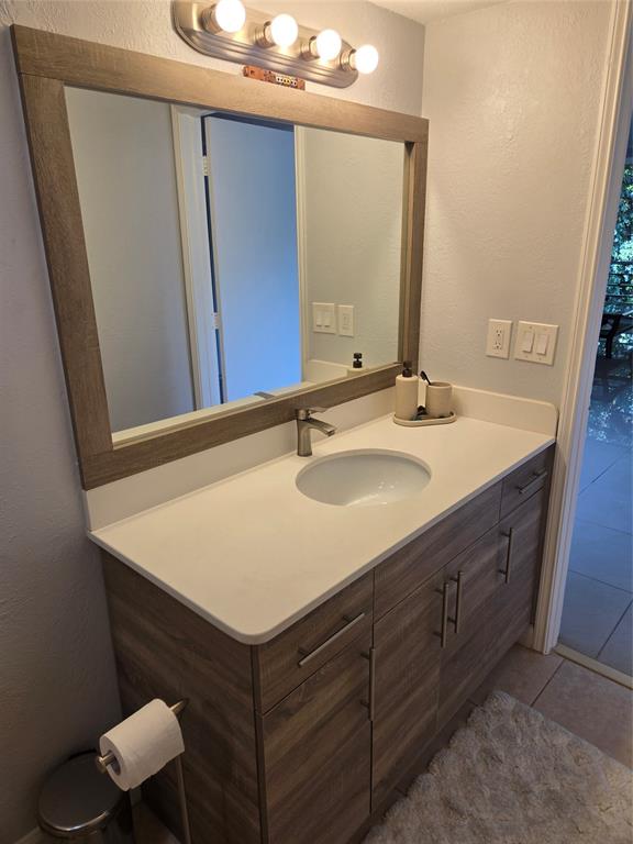 9400 Live Oak Place, Unit 305 Davie, FL 33324 - Photo 36 of 93 Second Remodeled Bathroom.