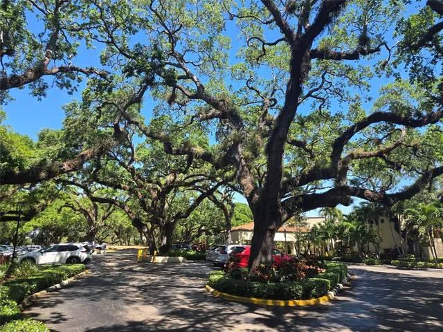 $229,900 | 9400 Live Oak Place, Unit 305, Davie, FL 33324