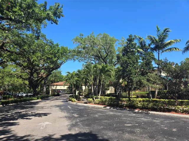 $229,900 | 9400 Live Oak Place, Unit 305, Davie, FL 33324