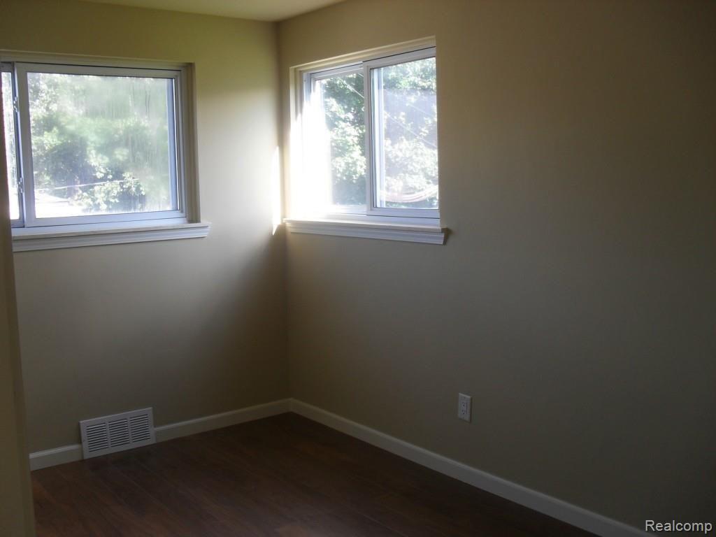13662 Martin Road Warren, MI 48088 - Photo 8 of 24 Martin 007.jpg