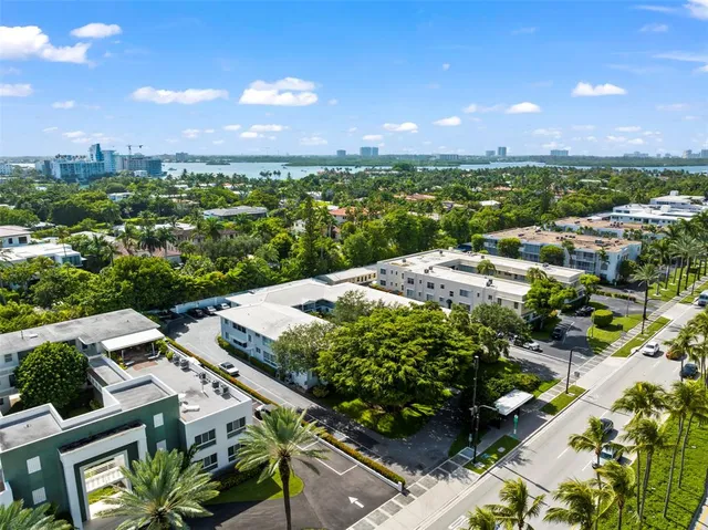 $2,099 | 9930 Collins Avenue, Unit 3, Bal Harbour, FL 33154