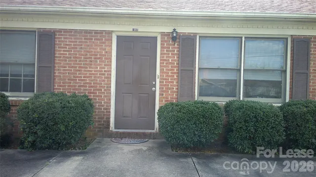 $1,100 | 1482 14th Avenue Northeast, Hickory, NC 28601