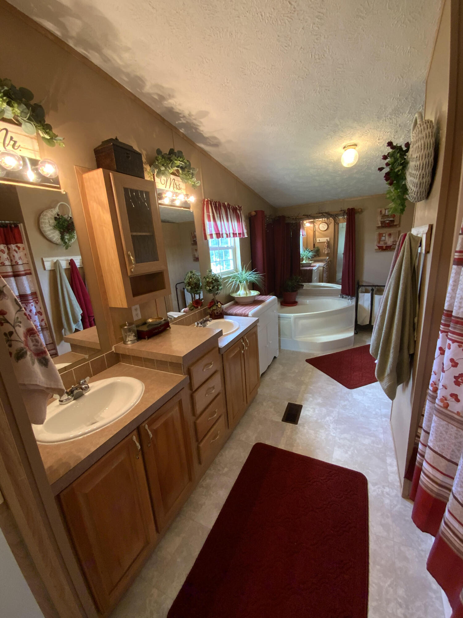 1373 Smelcer Road Mohawk, TN 37810 - Photo 41 of 50 Master Bathroom