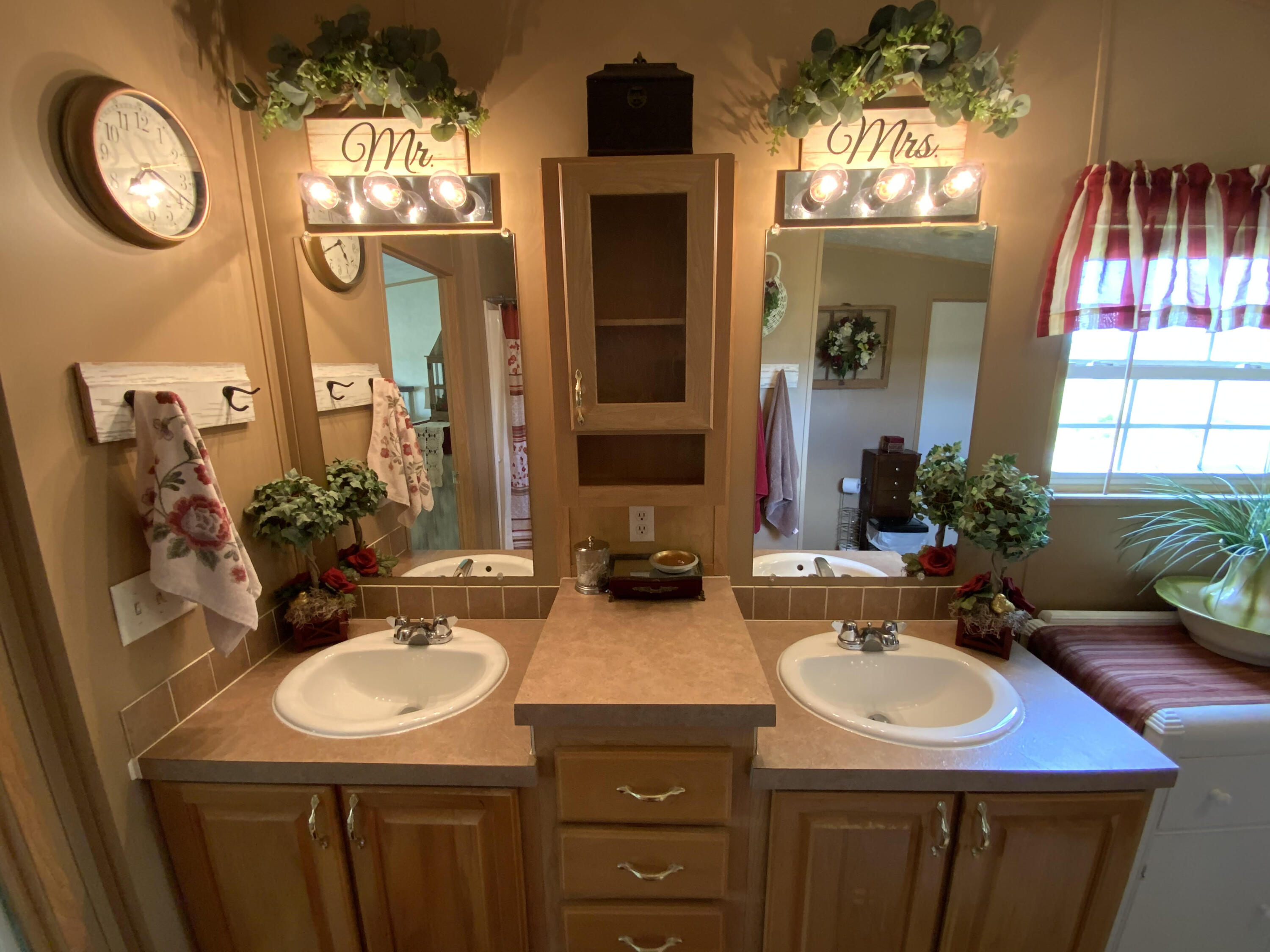 1373 Smelcer Road Mohawk, TN 37810 - Photo 10 of 50 Double Vanity in Master Bath