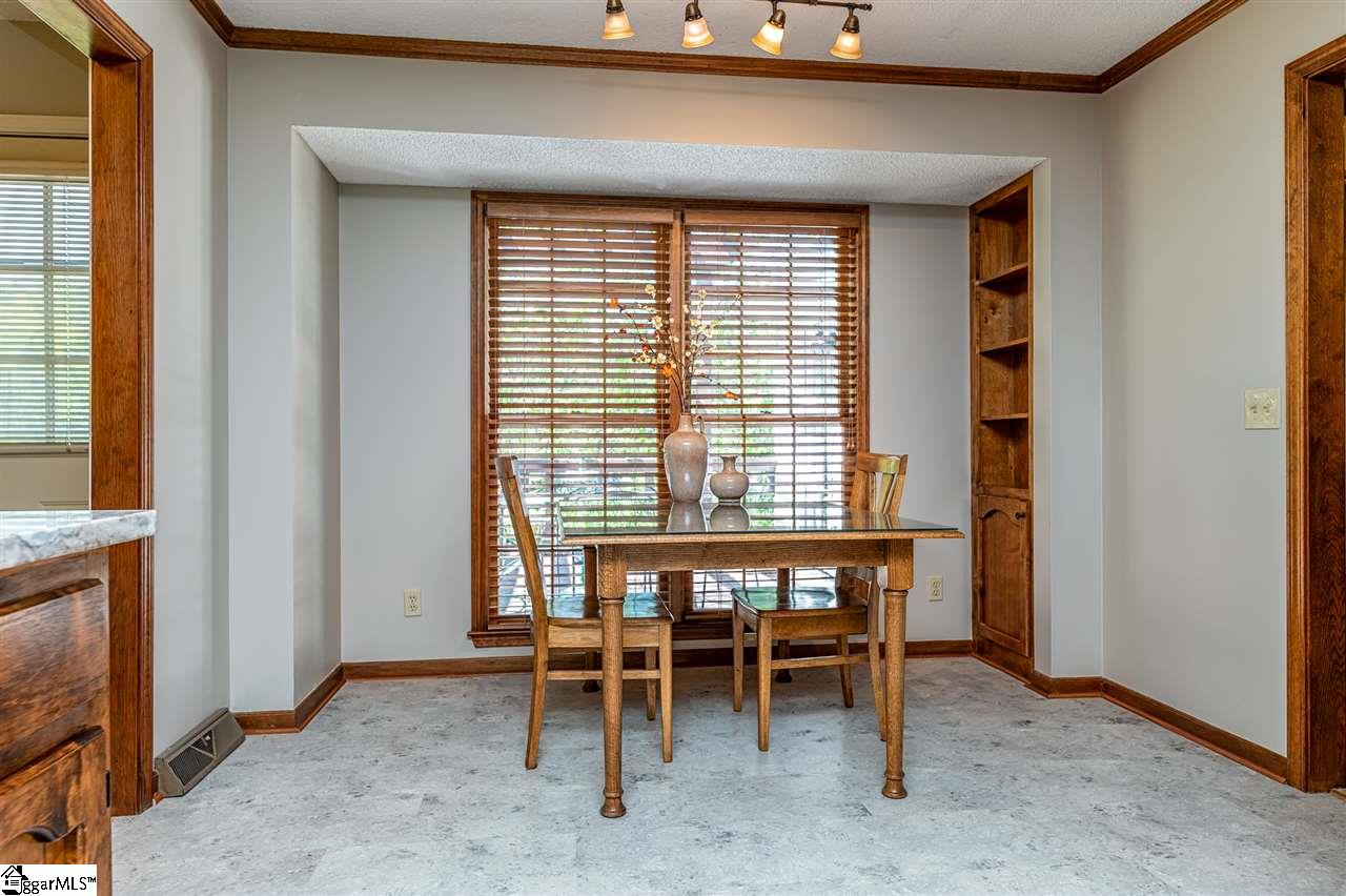 510 Silver Ridge Drive Greer, SC 29651 - Photo 5 of 36