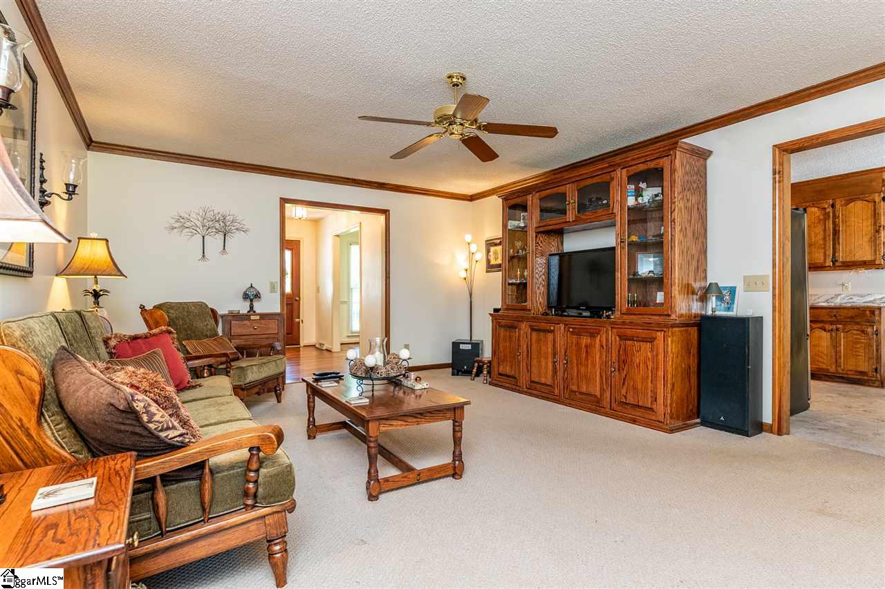 510 Silver Ridge Drive Greer, SC 29651 - Photo 6 of 36