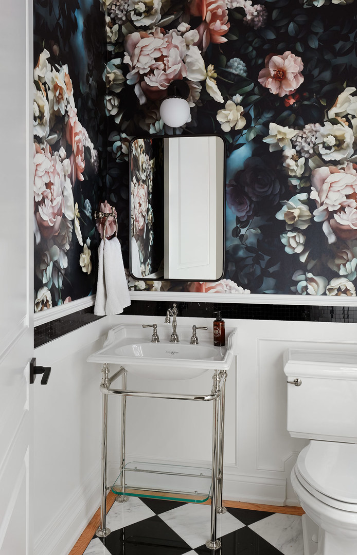 263 Chestnut Street Winnetka, IL 60093 - Photo 7 of 30 a bathroom with a sink toilet and painting on the wall