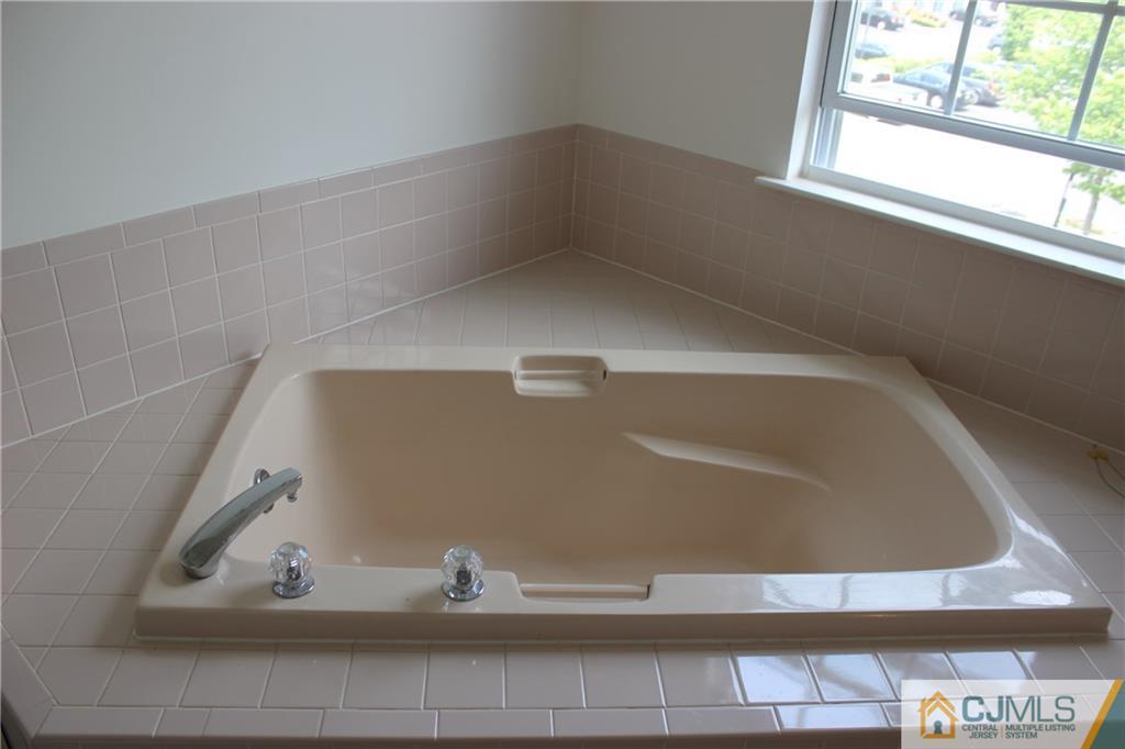129 Inverness Drive, Unit I129 Edison, NJ 08820 - Photo 16 of 23 Gallery Image 16