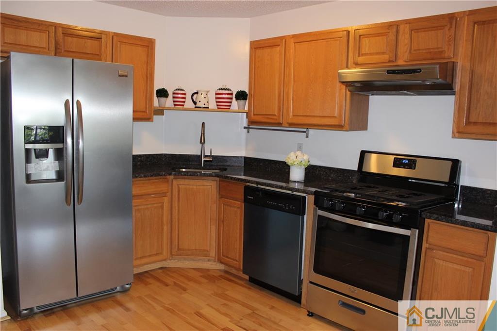 129 Inverness Drive, Unit I129 Edison, NJ 08820 - Photo 5 of 23 Gallery Image 5