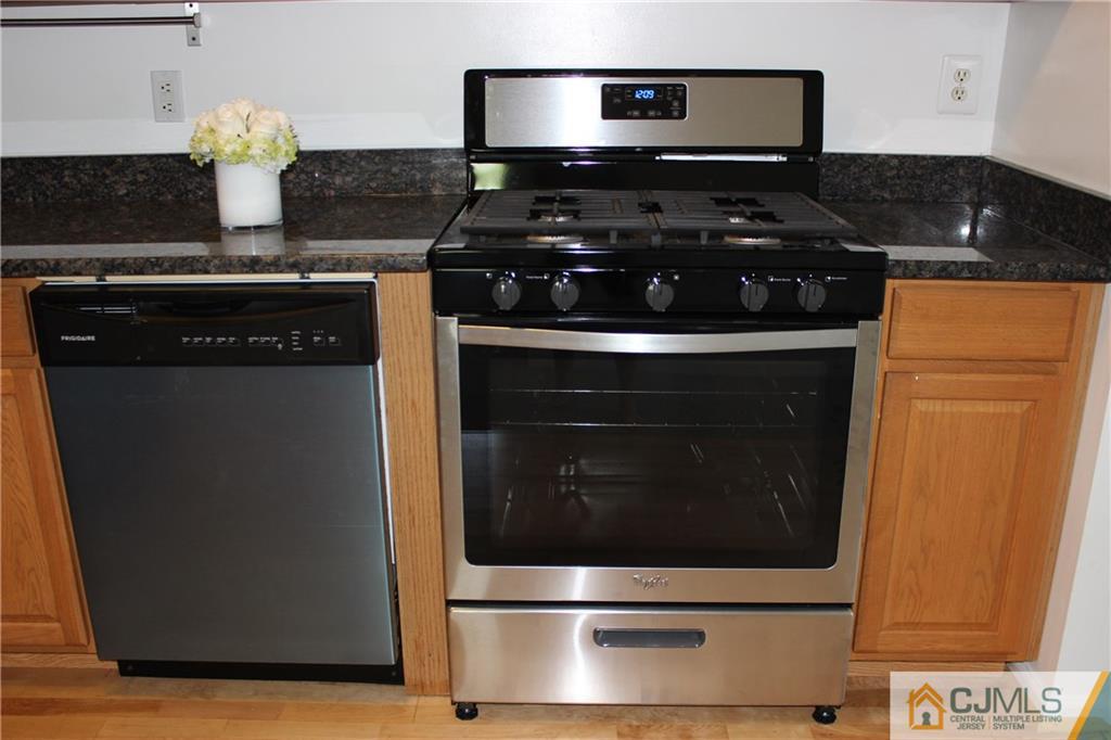 129 Inverness Drive, Unit I129 Edison, NJ 08820 - Photo 7 of 23 Gallery Image 7