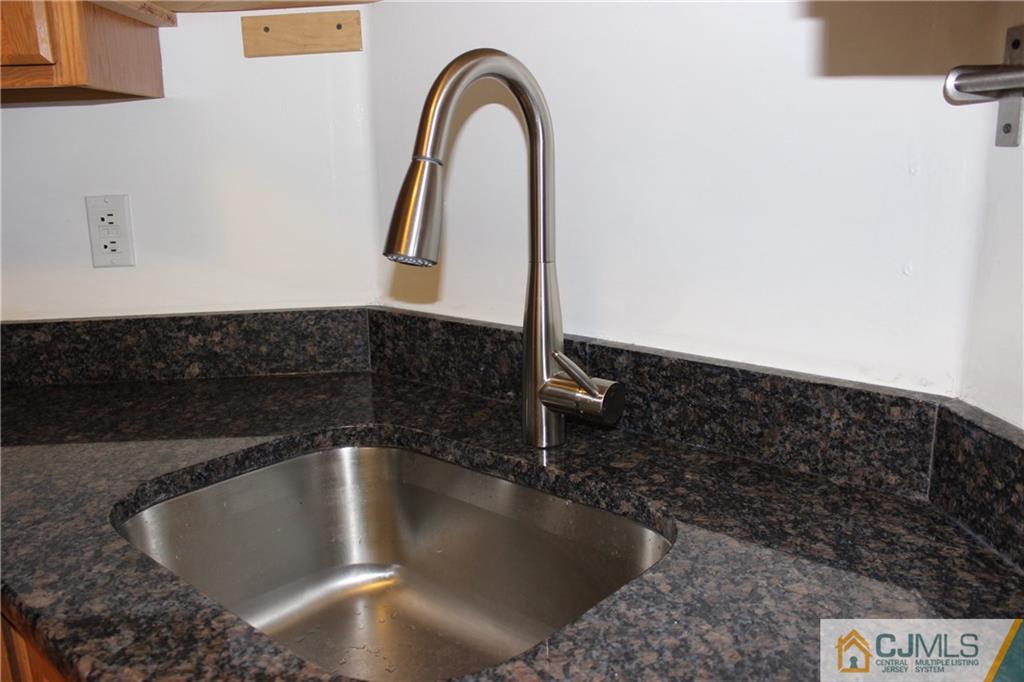 129 Inverness Drive, Unit I129 Edison, NJ 08820 - Photo 9 of 23 Gallery Image 9
