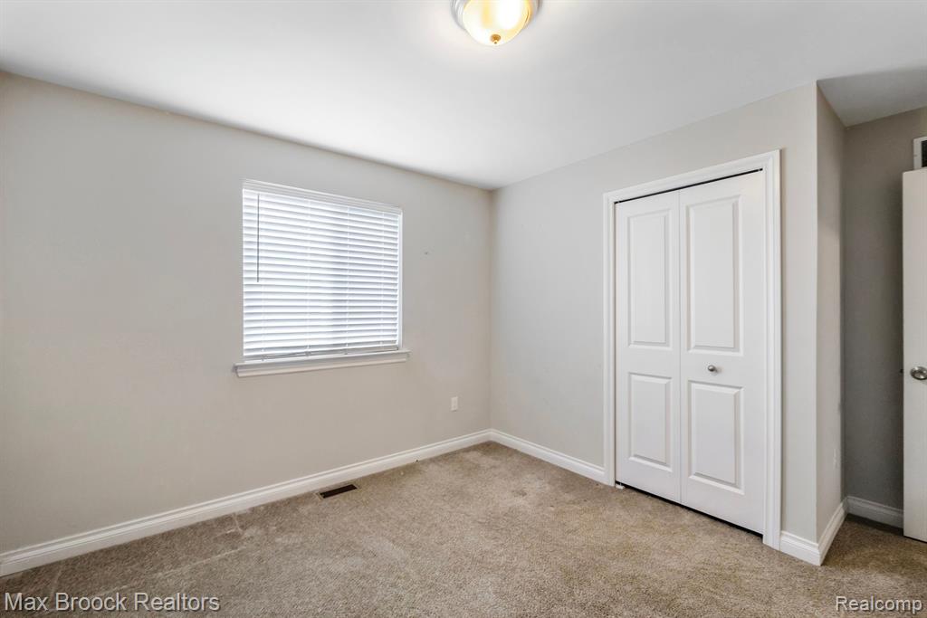 26730 Rialto Street Madison Heights, MI 48071 - Photo 15 of 21