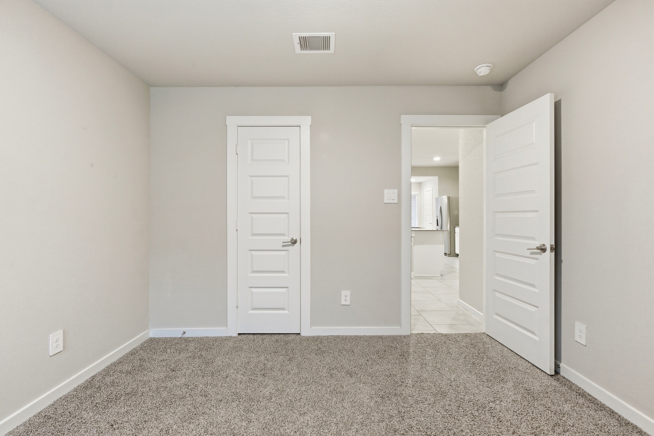 29731 Cayenne Circle Katy, TX 77494 - Photo 18 of 41 an empty room with closet and a bathroom