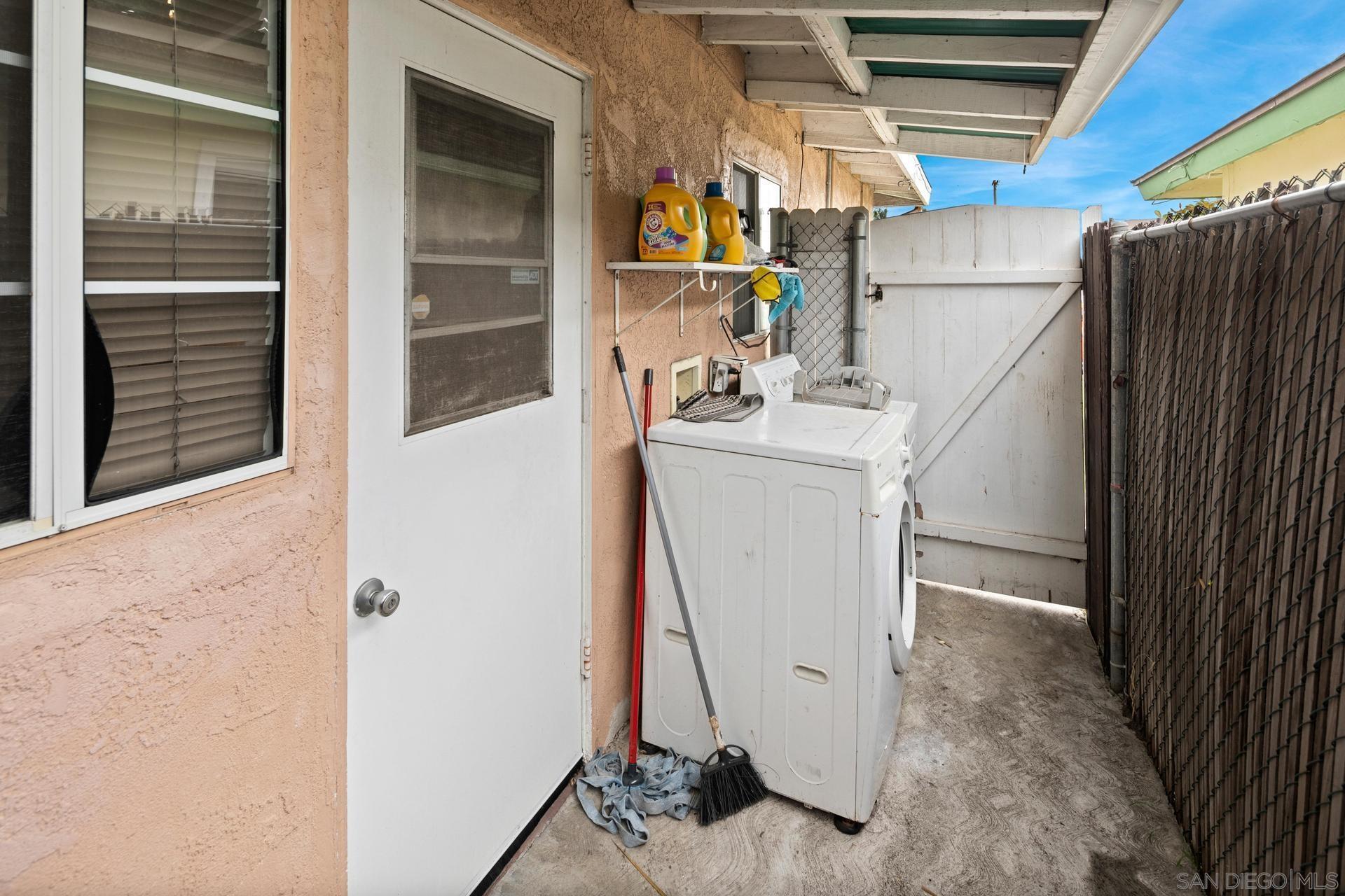 563 Madrona Street Chula Vista, CA 91910 - Photo 33 of 41 a utility room with dryer and washer