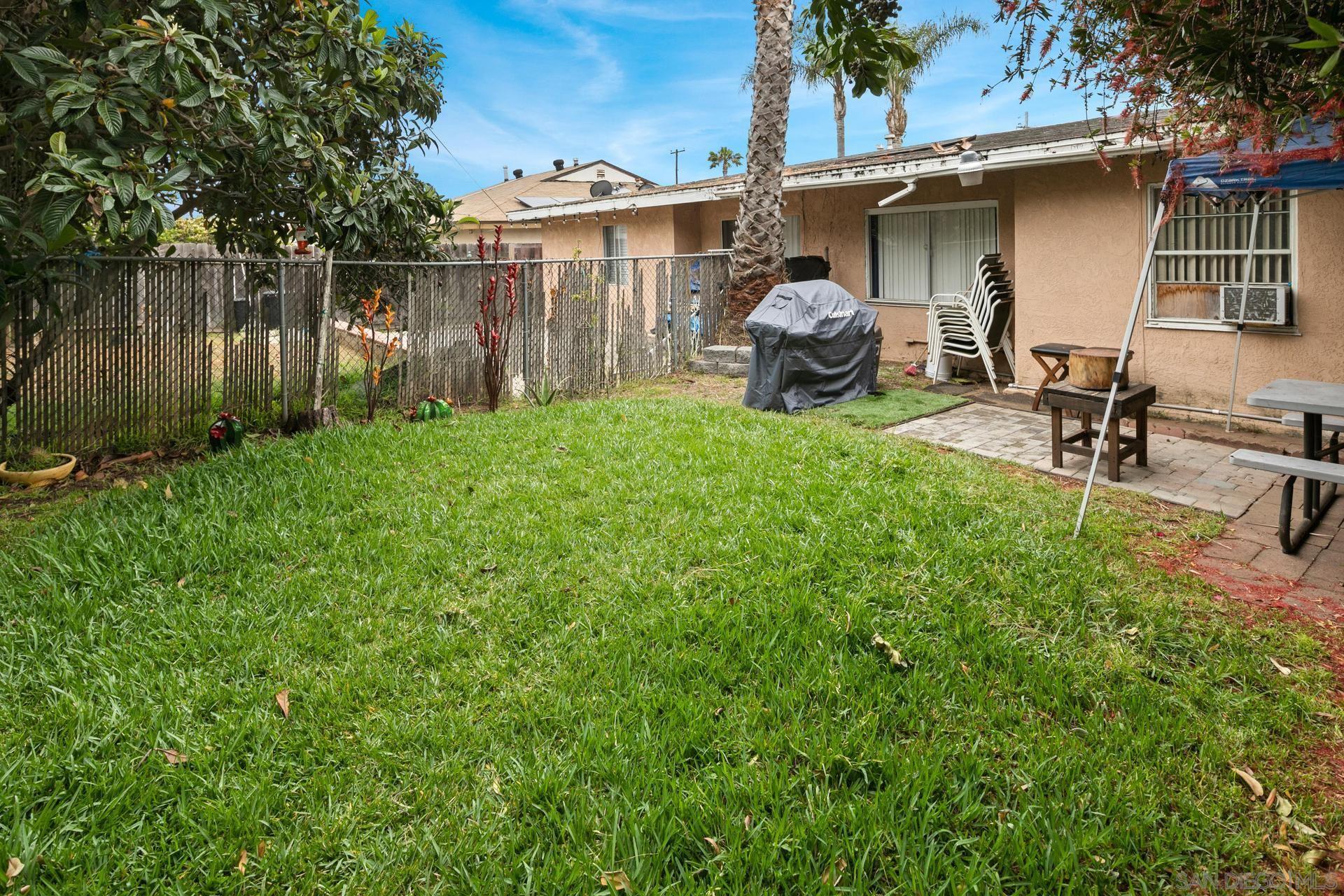 563 Madrona Street Chula Vista, CA 91910 - Photo 36 of 41 a front view of a house with garden