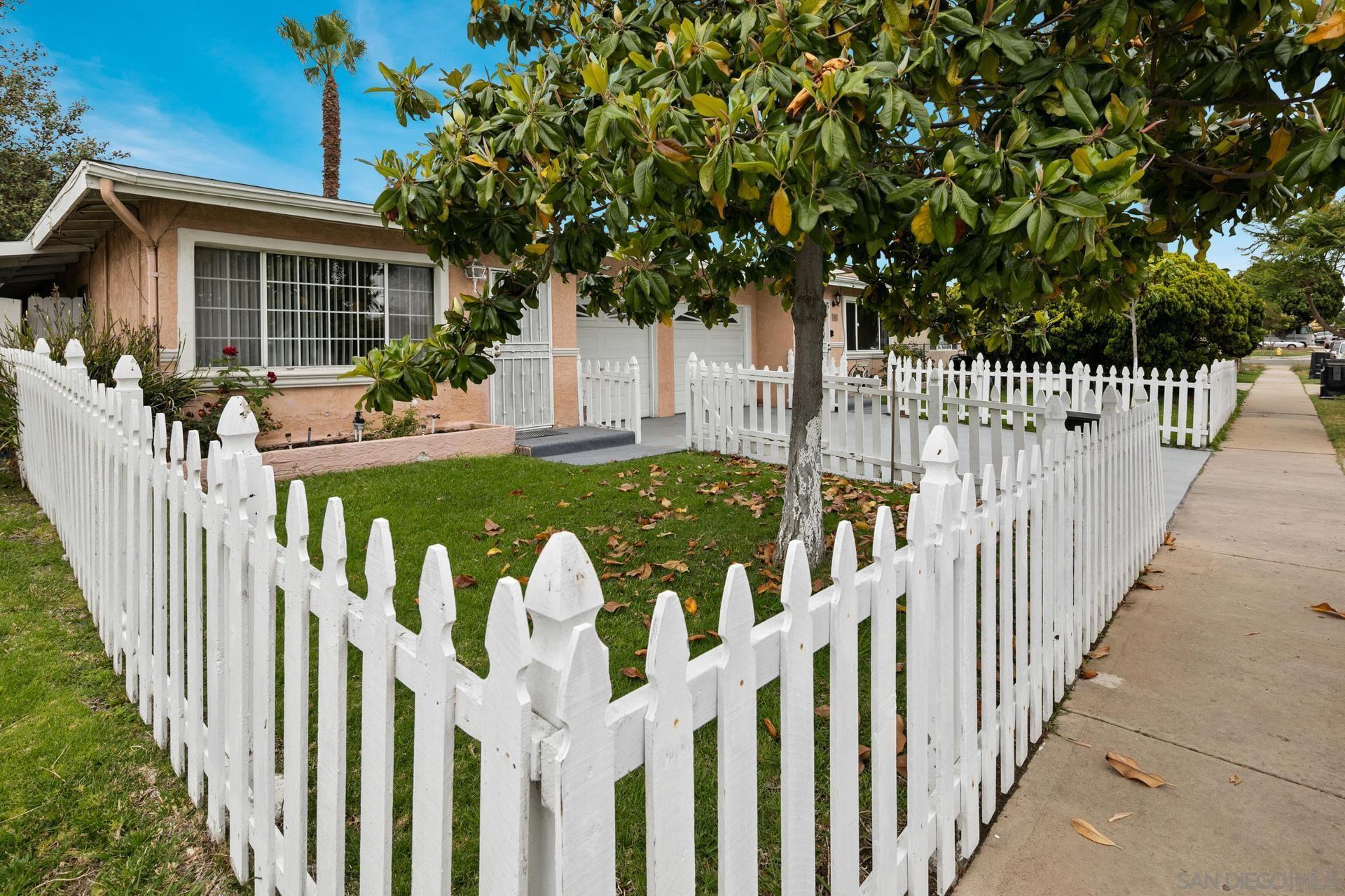 563 Madrona Street Chula Vista, CA 91910 - Photo 4 of 41 a view of a house with wooden fence