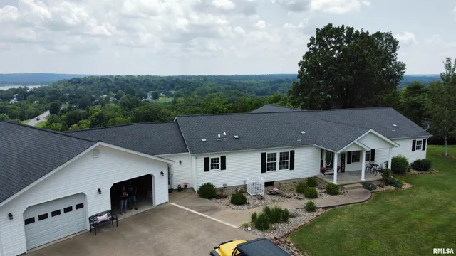 $440,000 | 20 Xanders Lane, Golconda, IL 62938