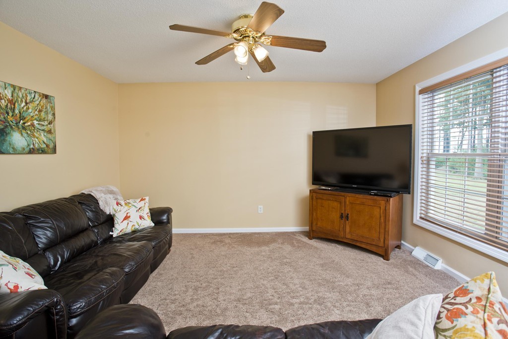 161 Root Road Westfield, MA 01085 - Photo 11 of 30 Gallery Image 11