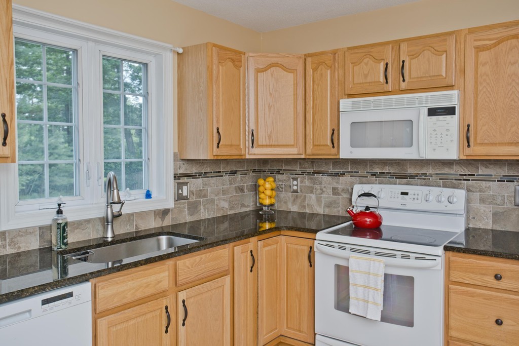 161 Root Road Westfield, MA 01085 - Photo 7 of 30 Gallery Image 7