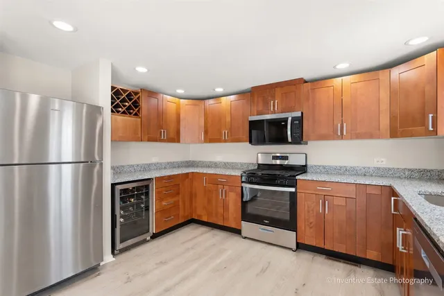 $169,900 | 16600 Oxford Drive, Markham, IL 60428