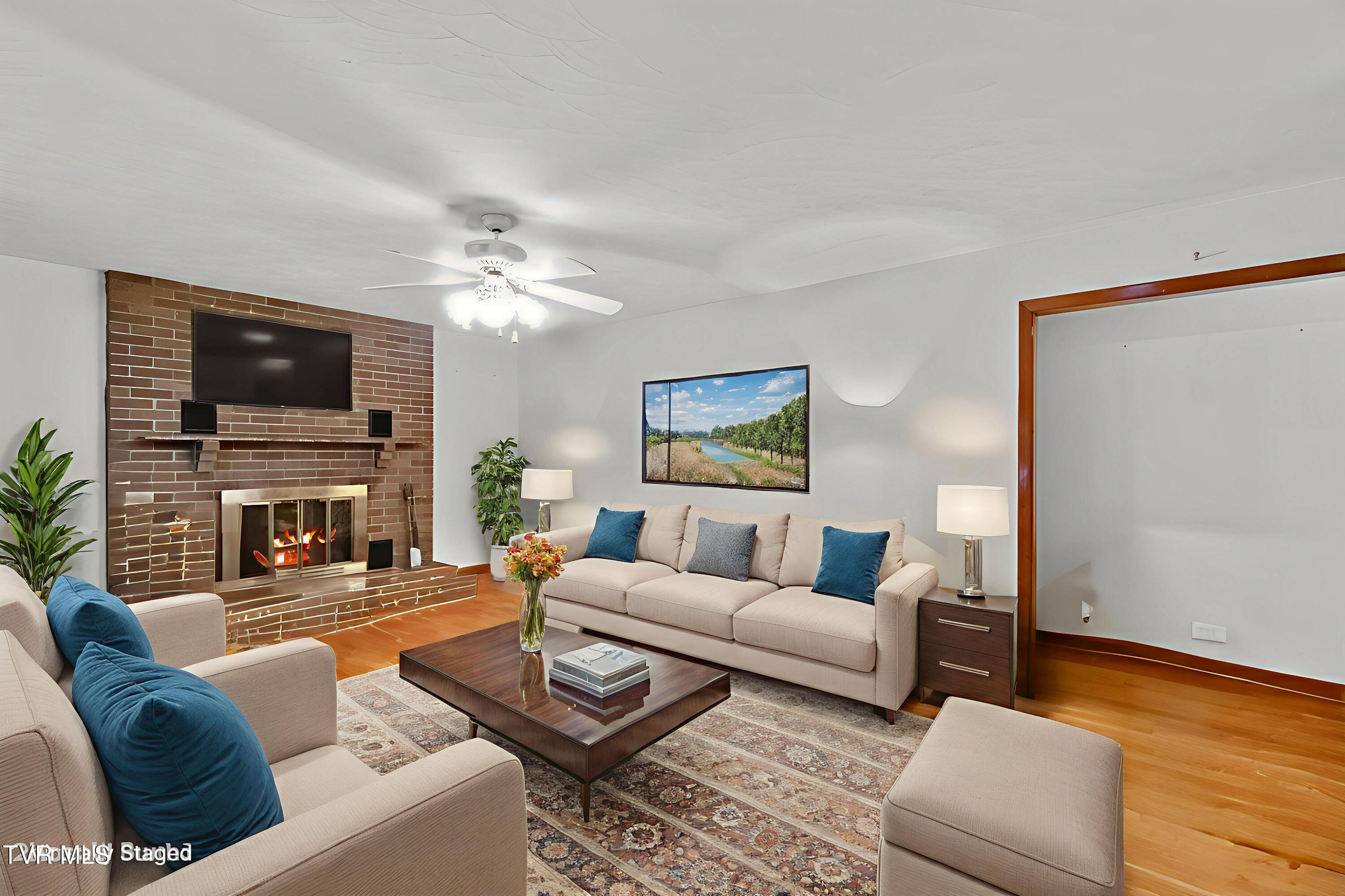 150 Decatur Street Greeneville, TN 37743 - Photo 4 of 57 Pic-2 - Living Room - Standard - 2