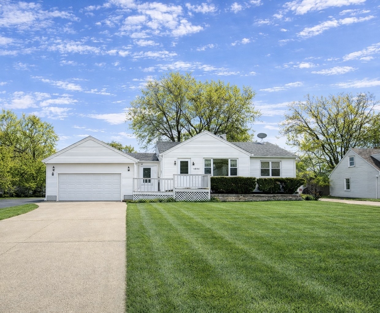 3935 Arthur Terrace Court Markham, IL 60428 - Photo 1 of 22 a front view of house with yard and green space