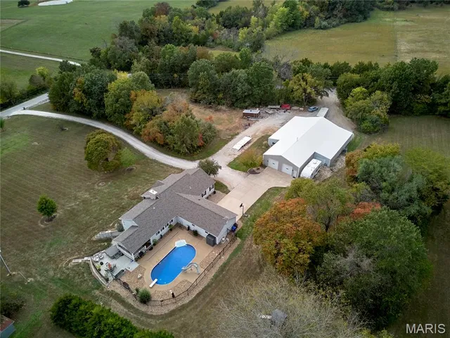 $819,900 | 545 Snyder Road, Troy, MO 63379