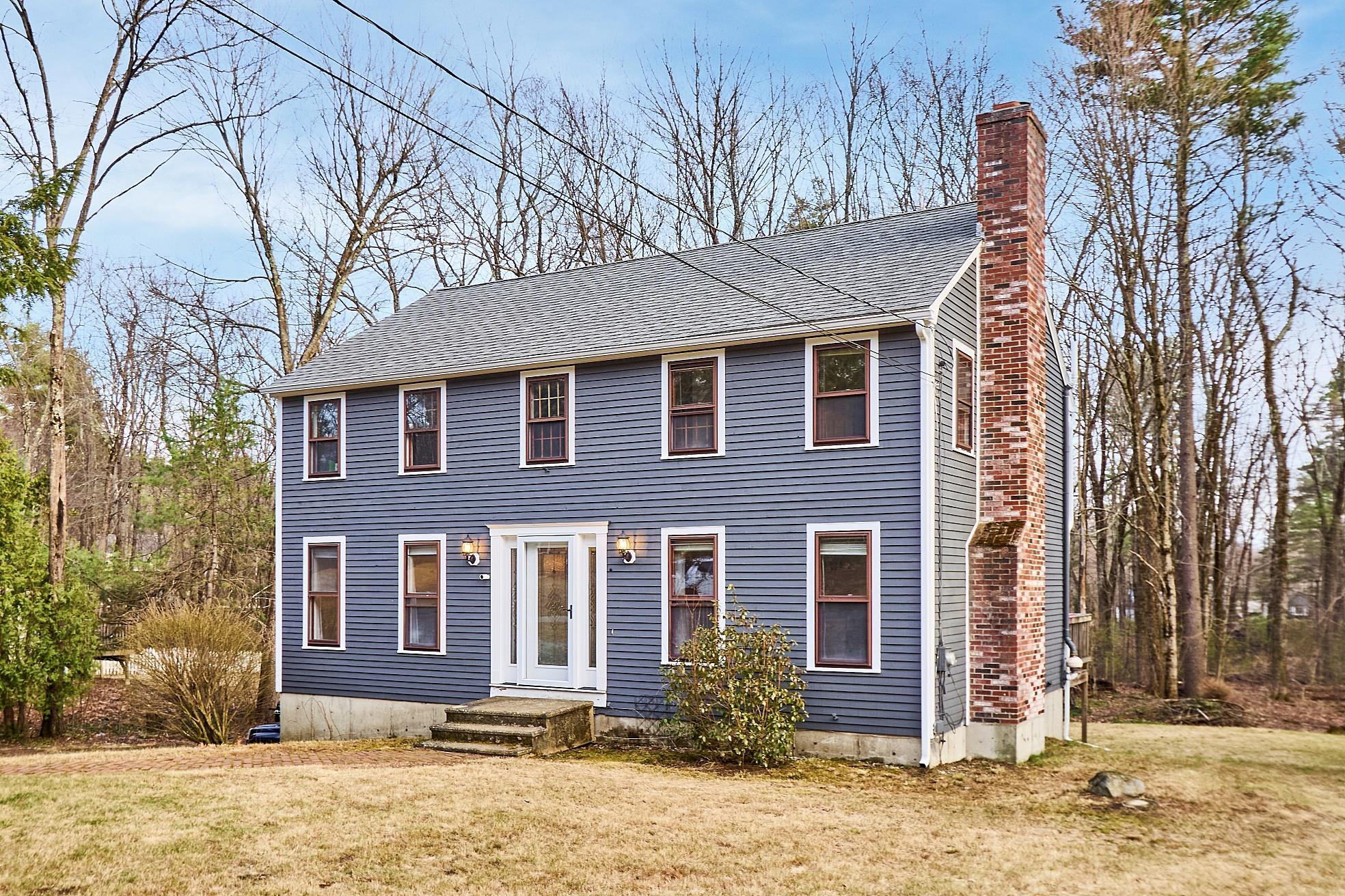 4 Brier Lane Derry, NH 03038 - Photo 1 of 28