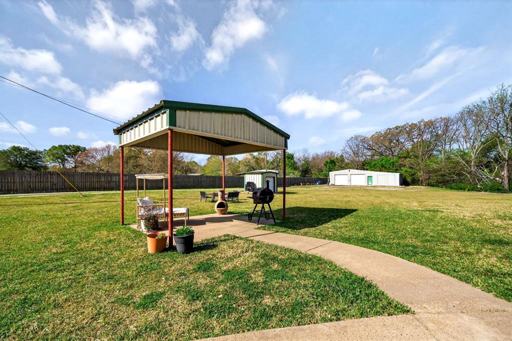 1334 Private Road Van, TX 75790 - Photo 21 of 32 Cute little courtyard to sit and watch the garden grow.