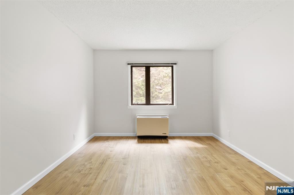 1150 River Road, Unit 4H Edgewater, NJ 07020 - Photo 28 of 44