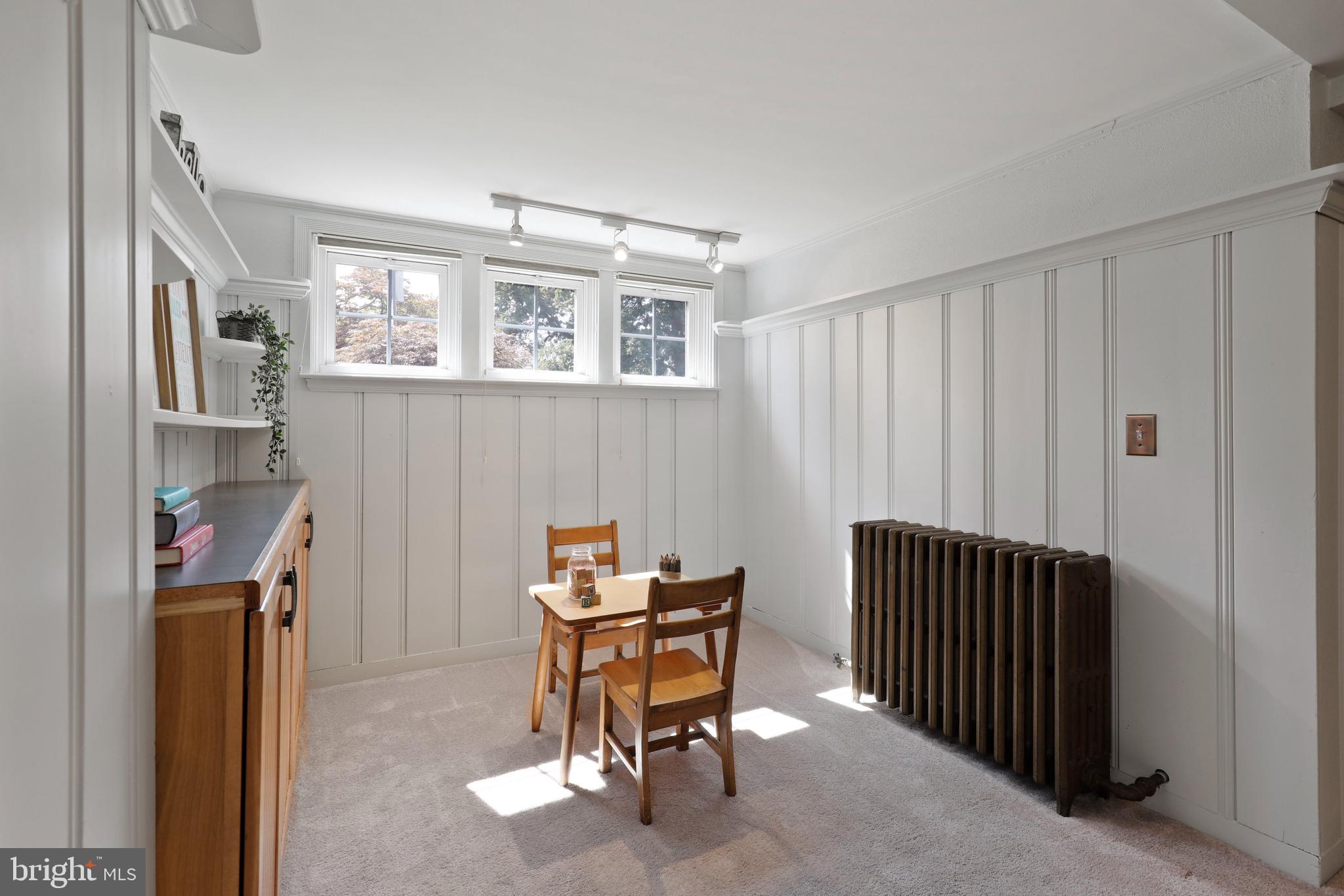 401 Academy Road Baltimore, MD 21228 - Photo 30 of 46 Great spot for home office nook