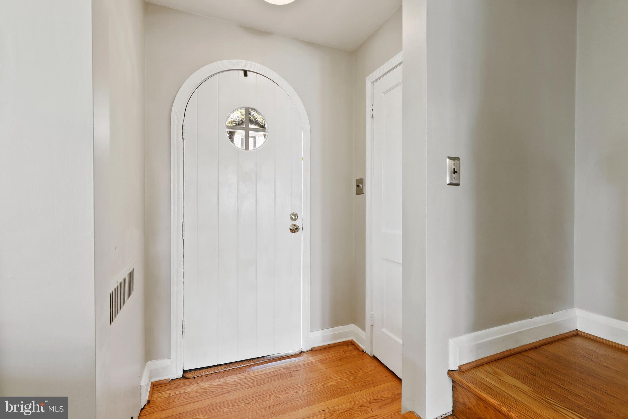 401 Academy Road Baltimore, MD 21228 - Photo 6 of 46 Welcome home Entry with coat closet