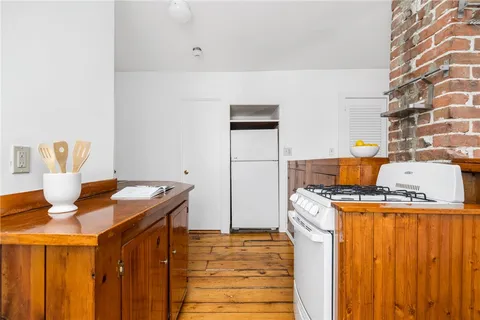 $360,000 | 14 Brinley Street, Unit 3, Newport, RI 02840